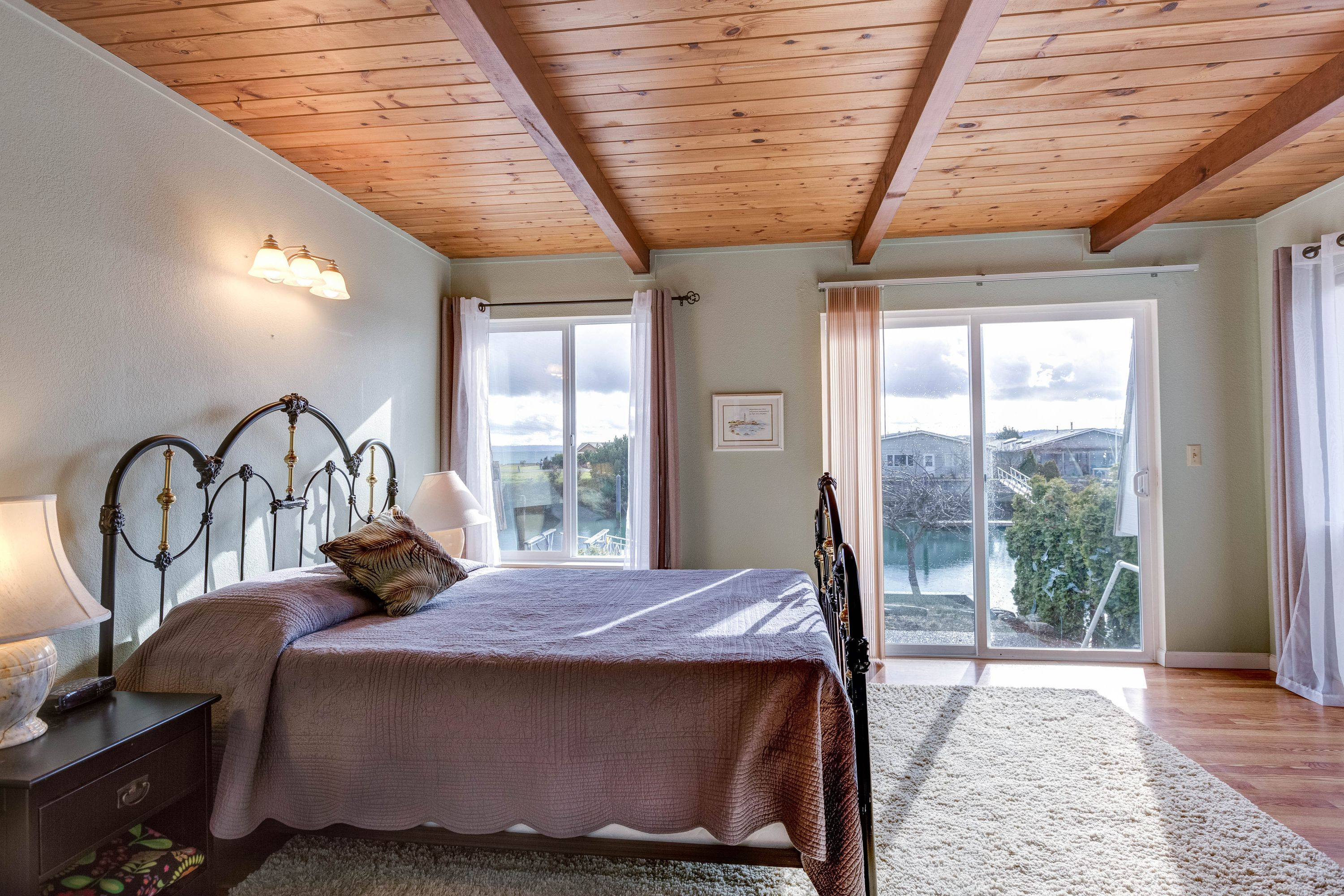 2216 Mariners Cove, Oak Harbor, WA 98277 Snowberry Lane Photography