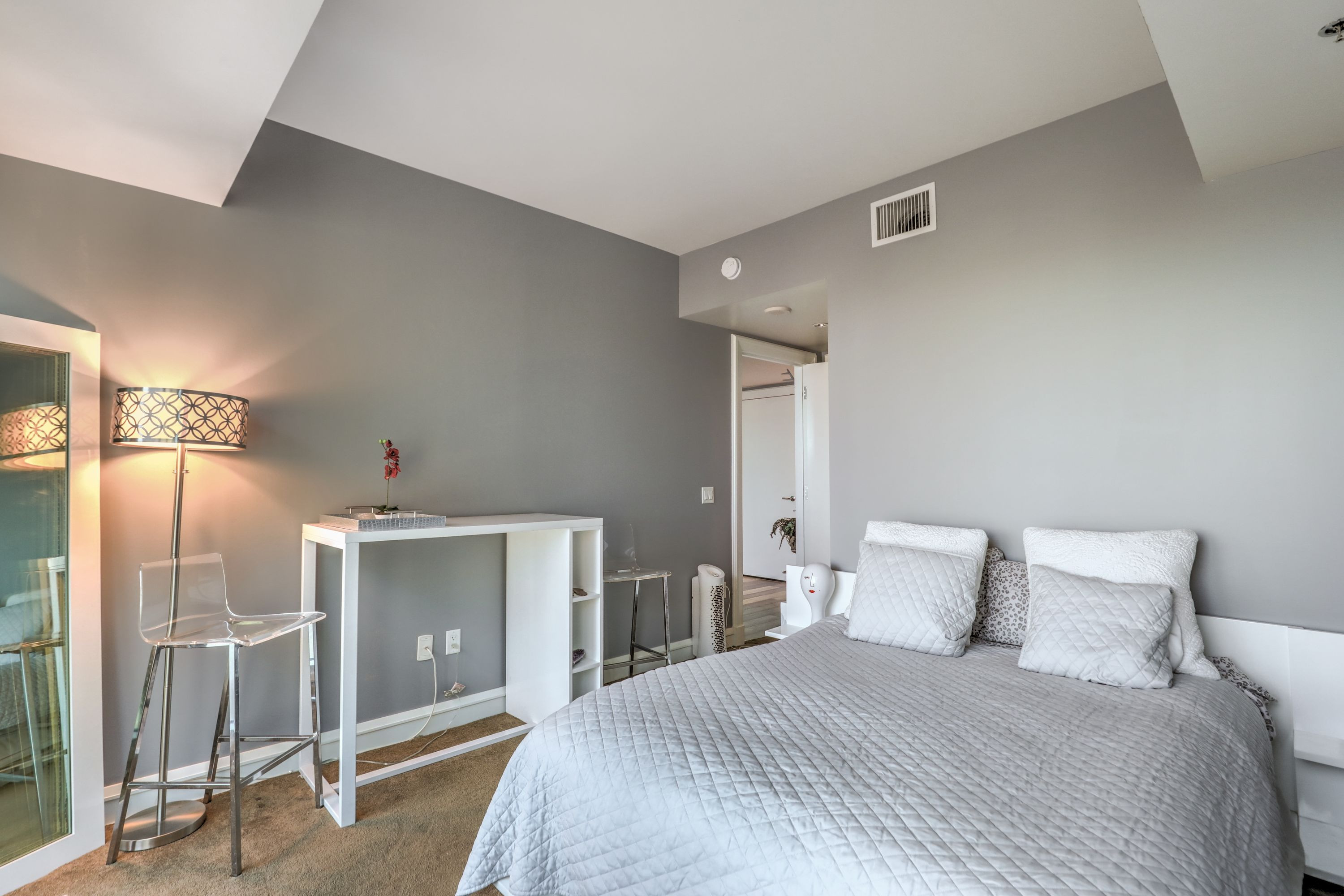 2700 South Las Vegas Boulevard #1904, Las Vegas, NV 89109 | Neon Sun