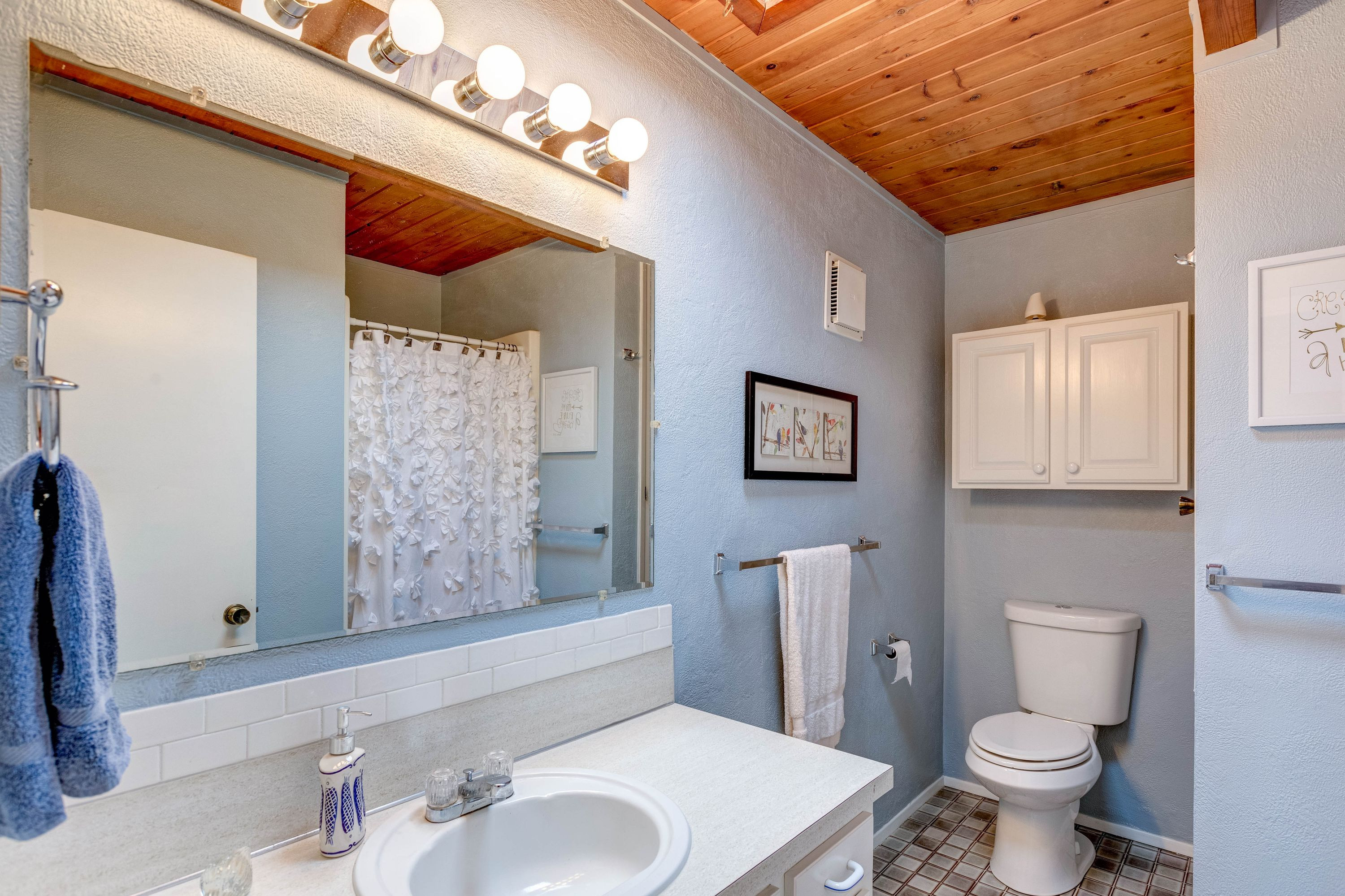 2216 Mariners Cove, Oak Harbor, WA 98277 Snowberry Lane Photography