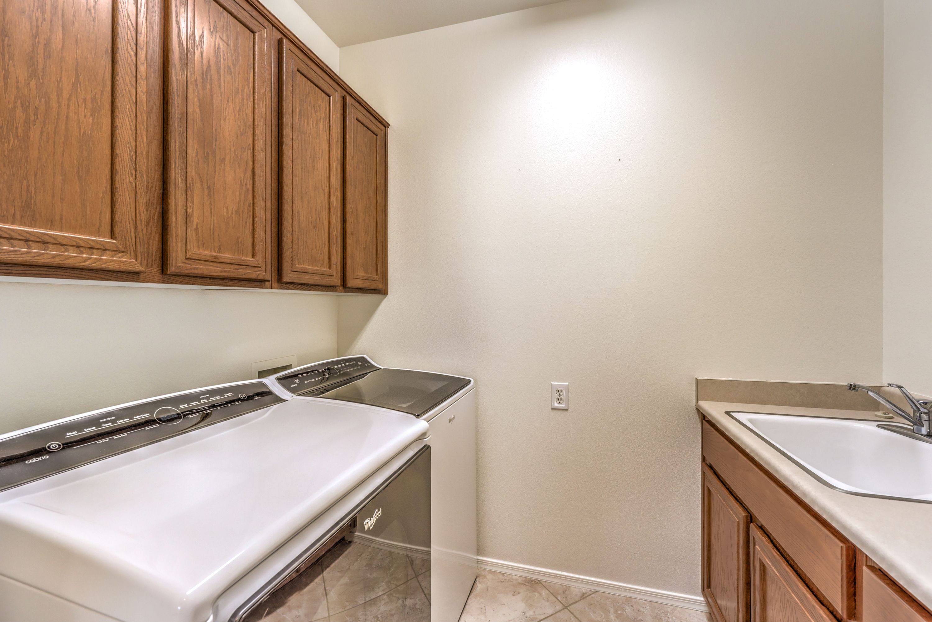 2985 Yellow Springs Court Henderson NV 89052 Neon Sun Photography