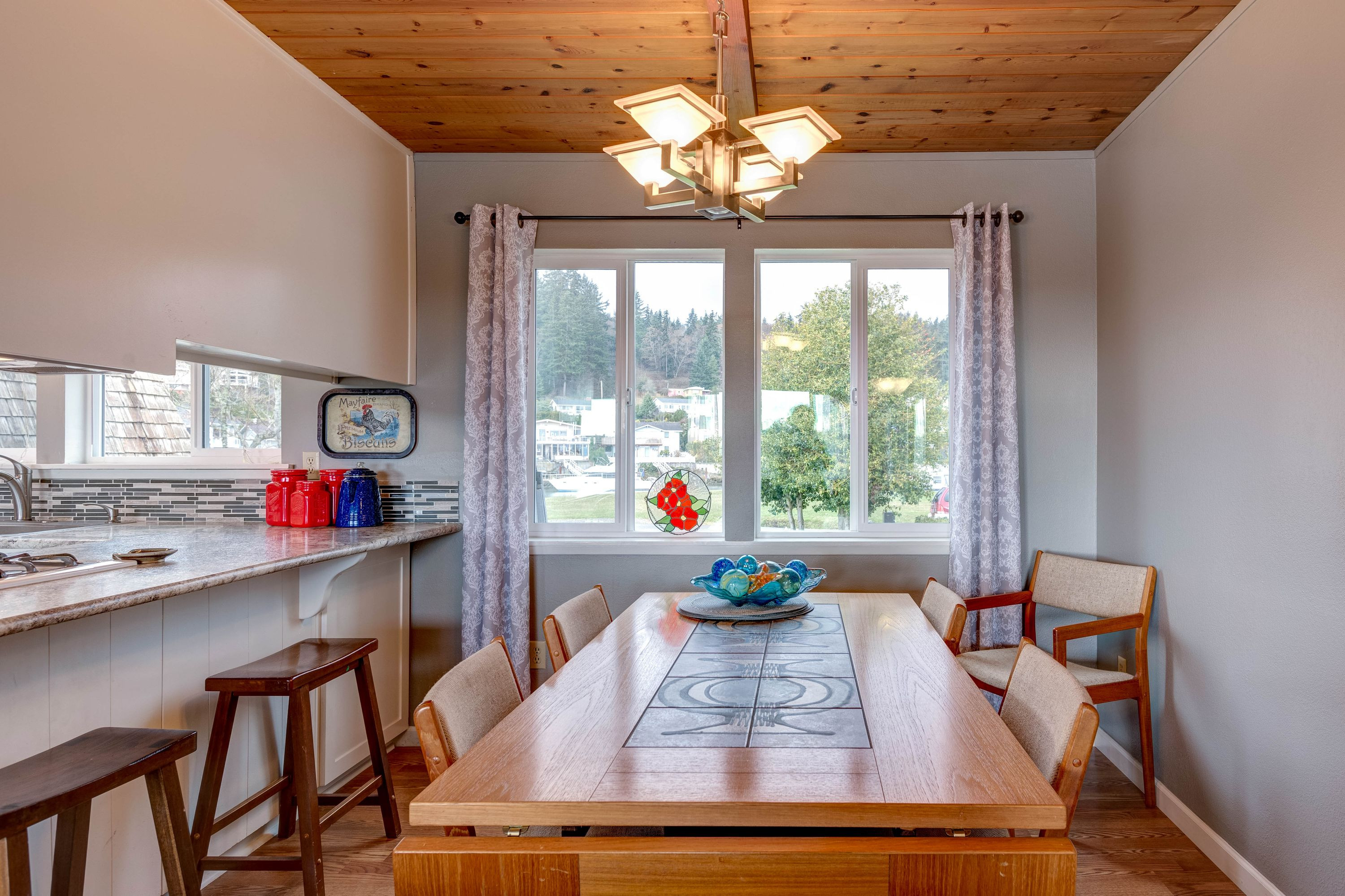 2216 Mariners Cove, Oak Harbor, WA 98277 Snowberry Lane Photography