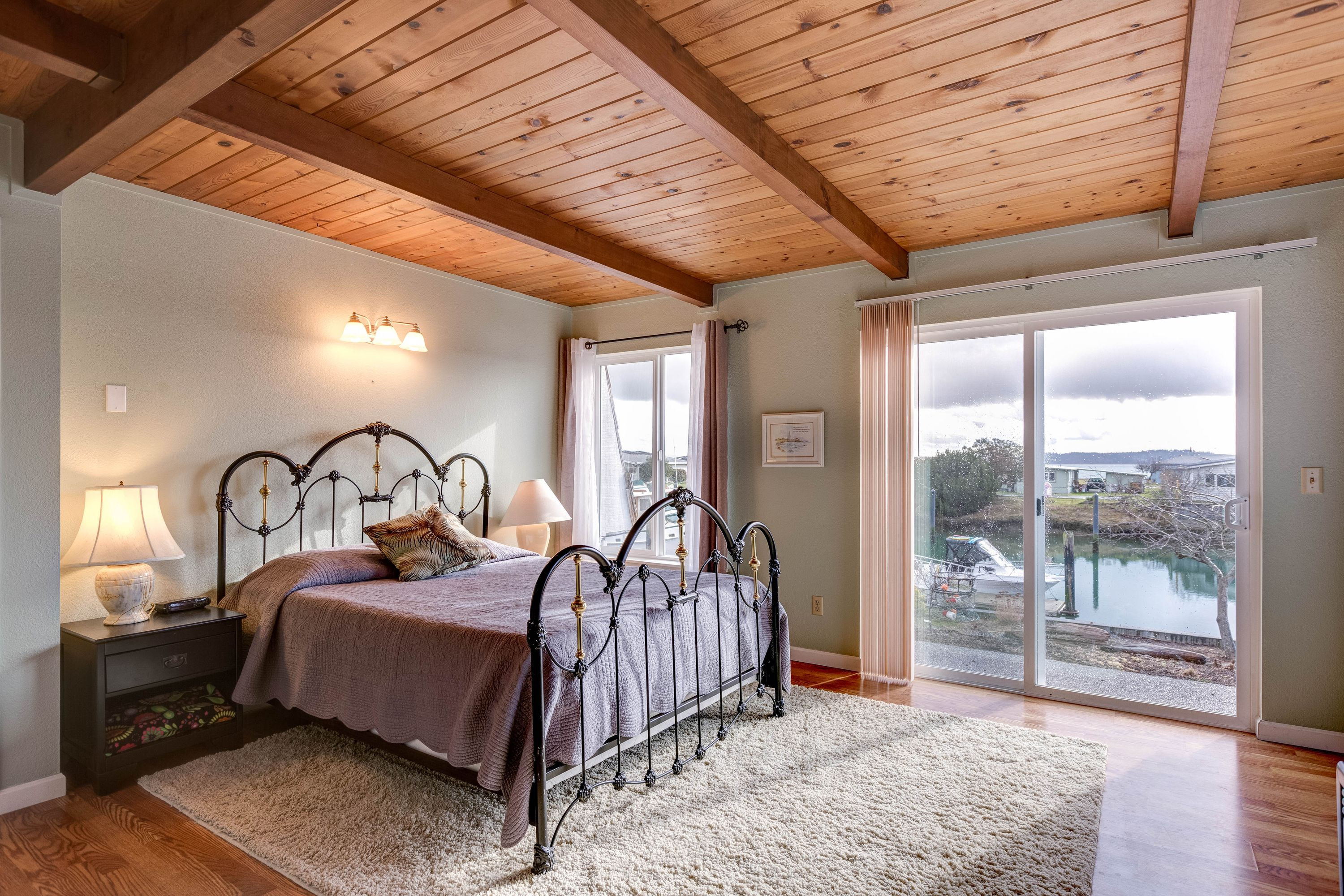 2216 Mariners Cove, Oak Harbor, WA 98277 Snowberry Lane Photography