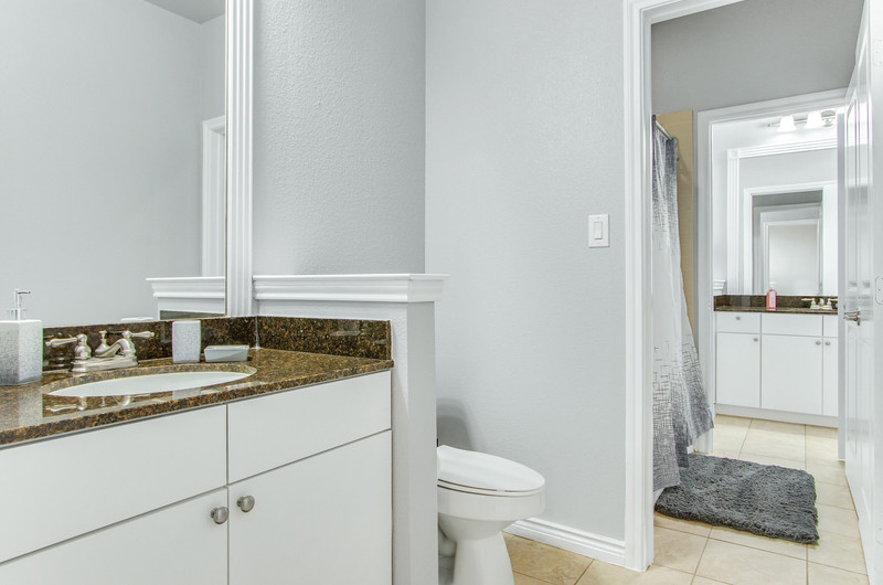 1203 Beaconsfield Lane Unit 205, Arlington, TX 76011 Unique Exposure