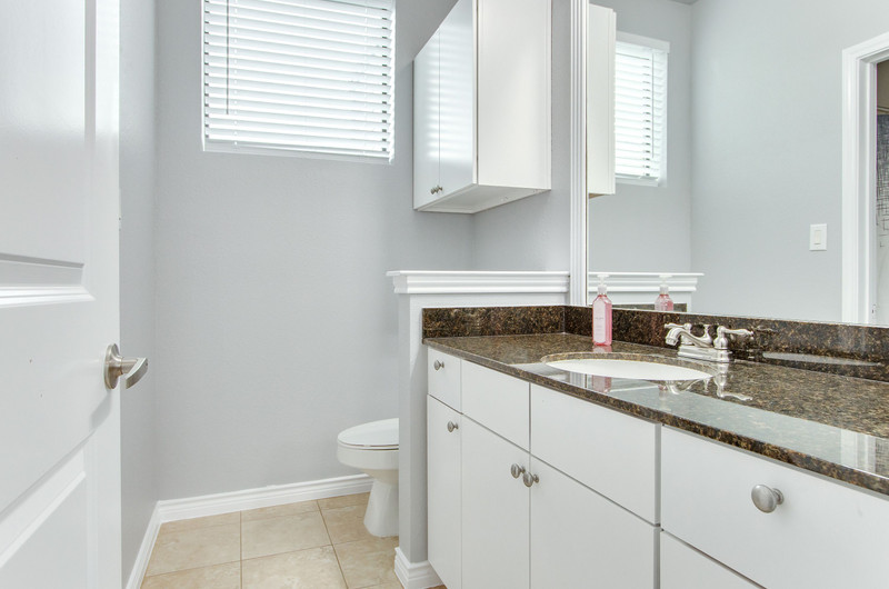 1203 Beaconsfield Lane Unit 205, Arlington, TX 76011 Unique Exposure