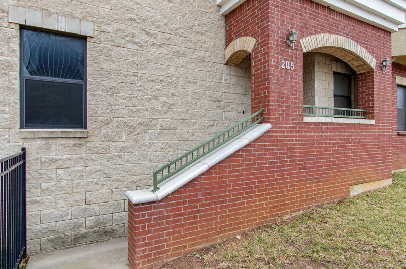 1203 Beaconsfield Lane Unit 205, Arlington, TX 76011 Unique Exposure