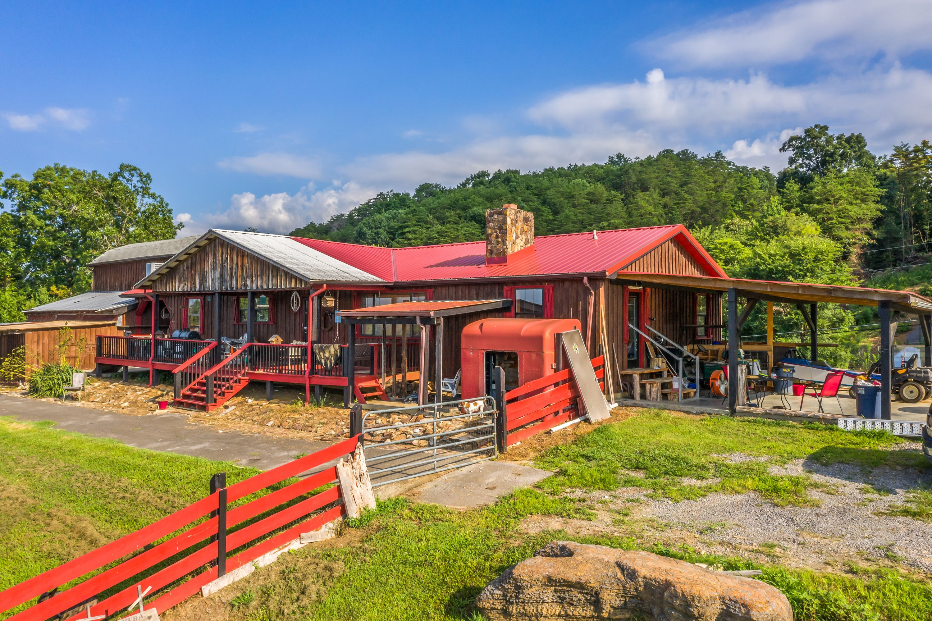 983 County Line Road, Mooresburg, TN 37811 Real Photography Tour