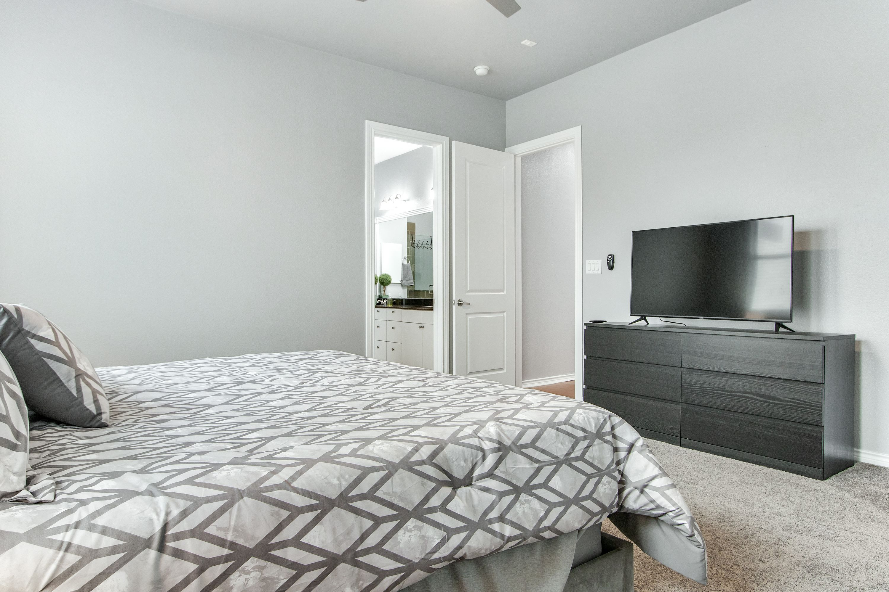 1203 Beaconsfield Lane Unit 205, Arlington, TX 76011 Unique Exposure