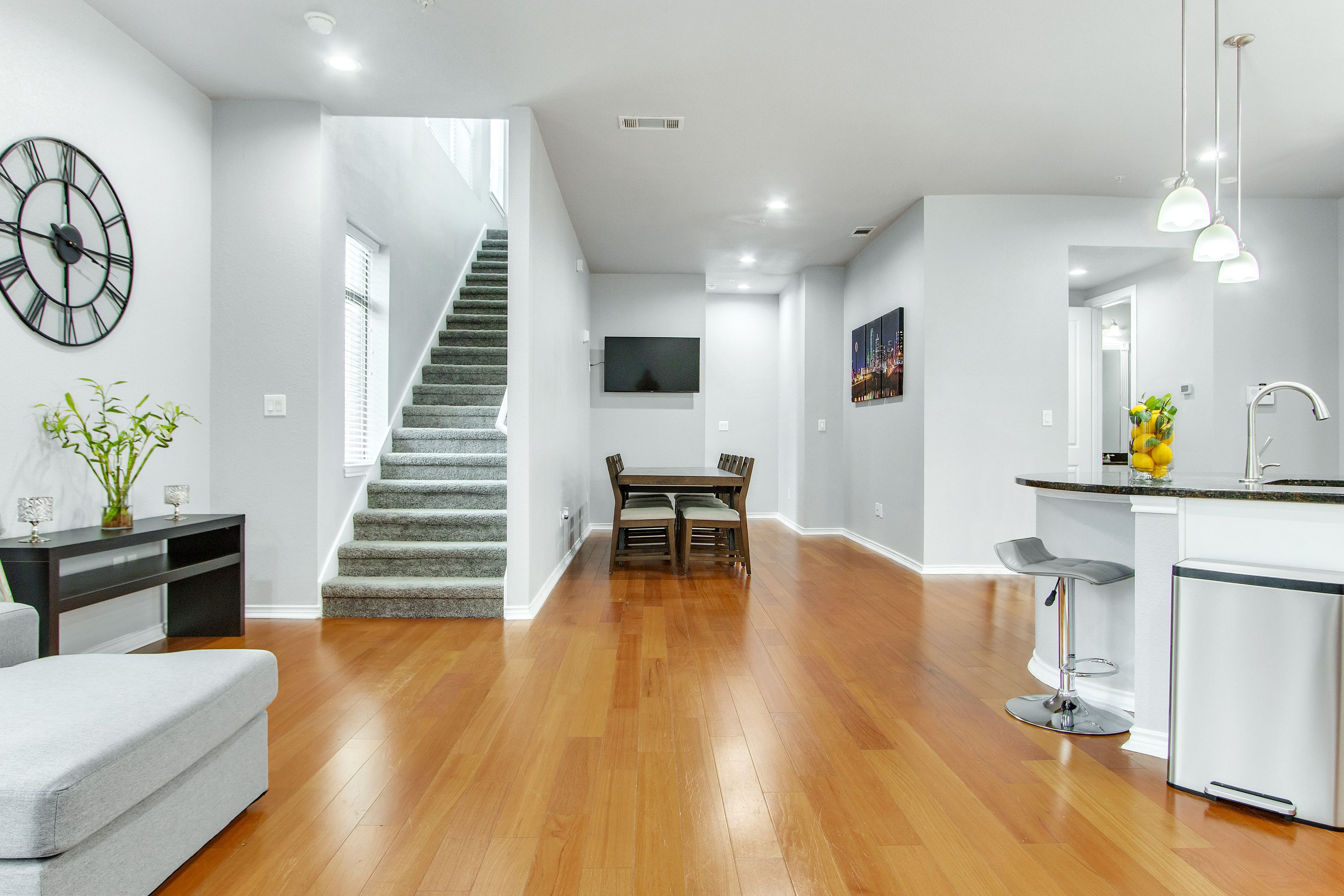 1203 Beaconsfield Lane Unit 205, Arlington, TX 76011 Unique Exposure