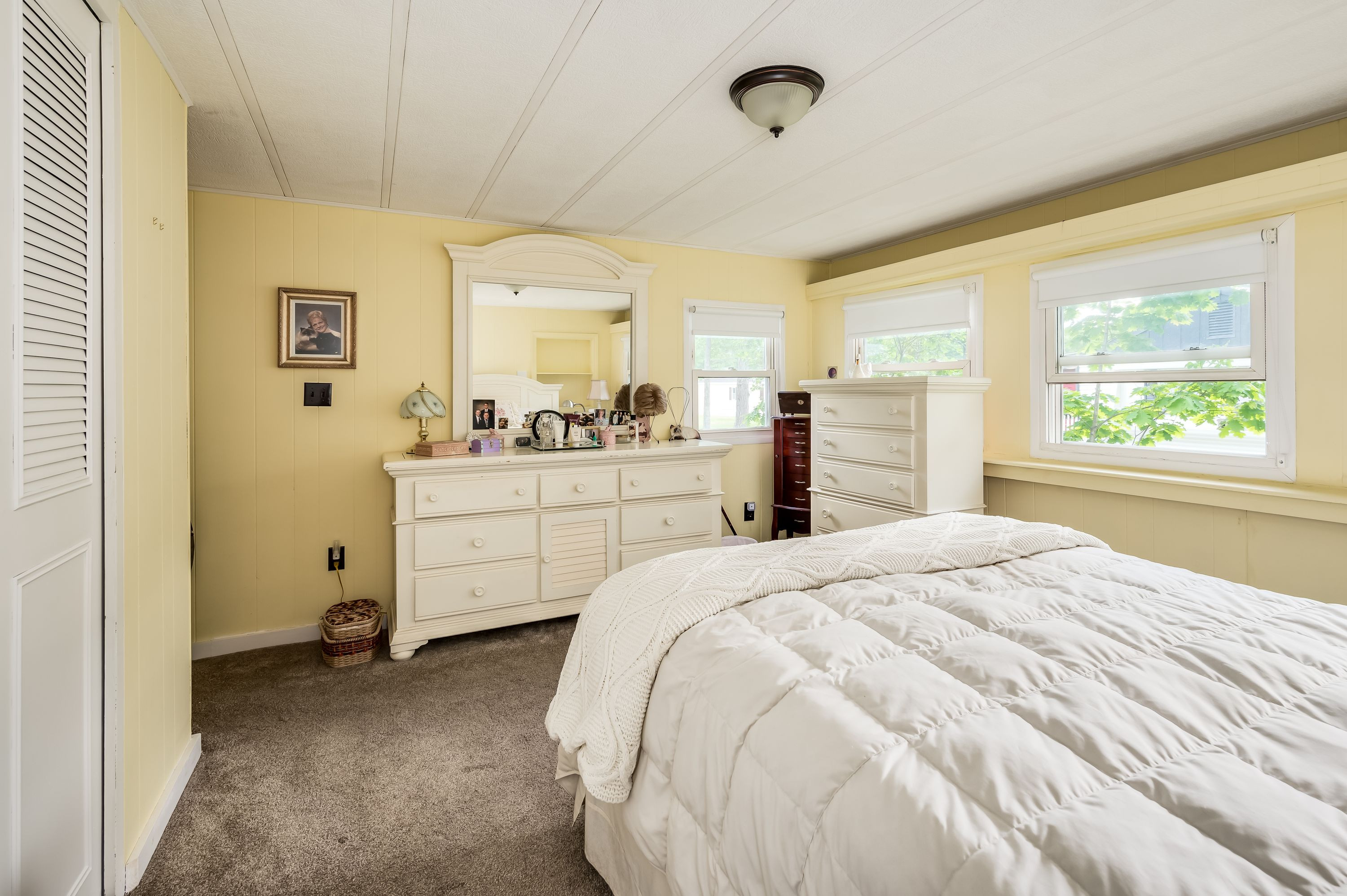 16 South Dewberry Lane, Rochester, NH 03867 GoodLight Tour